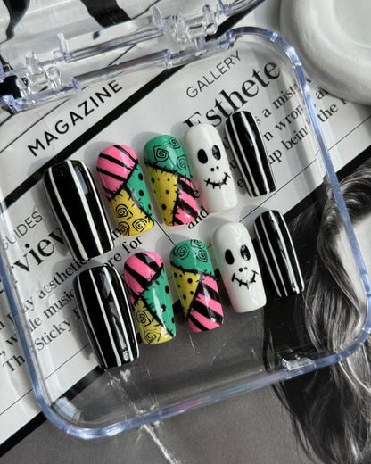 press on nails artigianali ispirate a sally di nightmare before christmas